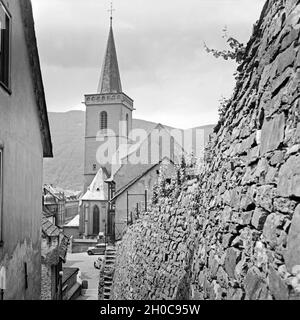 Die Pfarrkirche Heilig Kreuz dans Assmannshausen, Deutschland 1930er Jahre. L'église Sainte Croix à Assmannshausen, Allemagne 1930. Banque D'Images