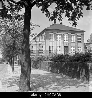 Das Gebäude des Instituts für Kohlenforschung Kaiser Wilhelm à Mülheim an der Ruhr, Deutschland 1930 er Jahre. Bâtiment de la société Kaiser Wilhelm pour la recherche de charbon à Muelheim, Allemagne 1930. Banque D'Images