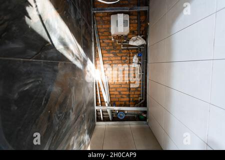 photographie d'intérieur, salle de bains avec de beaux carreaux modernes Banque D'Images