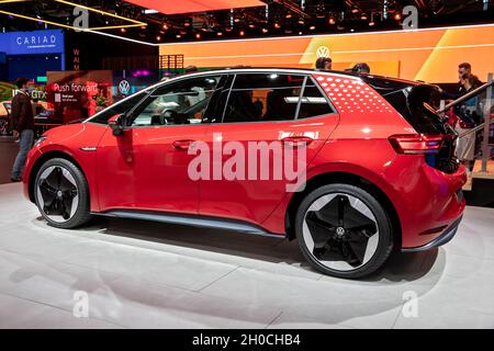 Volkswagen ID.4 GTX SUV-coupé entièrement électrique présenté au salon automobile IAA Mobility 2021 à Munich, Allemagne - 6 septembre 2021. Banque D'Images