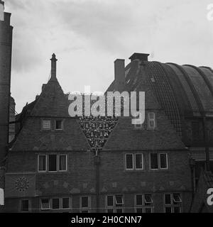 DAS Haus des Glockenspiels in der Böttcherstraße in Bremen, Deutschland 1930er Jahre.Maison de carillon Glockenspiel à Brême, Allemagne des années 1930. Banque D'Images