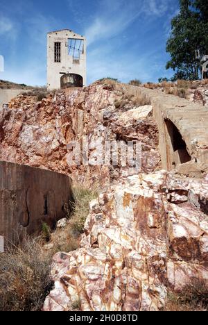 Abandonné Minas de Oro (mines d'or) à Rodalquilar dans le parc naturel de Cabo de Gata en Andalousie orientale, Espagne. Banque D'Images