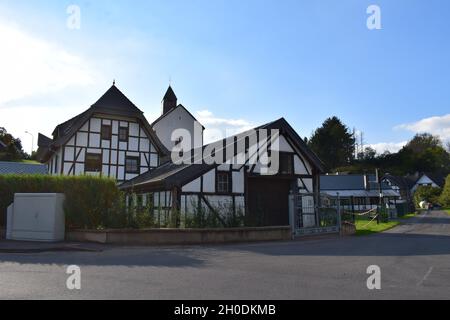 Belles maisons restantes à Ahrdorf Banque D'Images