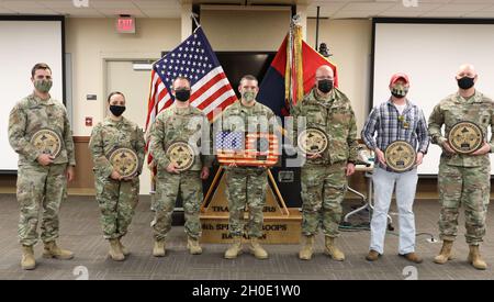 Photo de gauche à droite : Capt. Eric Domkowski, Sgt.Edith Acevedo, Adjudant Mark Hicks, Sgt.Le Maj Daniel Boudreau, le Capt Richard Rothenbach, Sgt.1ère classe Marcus Hopkins et Sgt.Ronald Hammer de 1ère classe. Banque D'Images