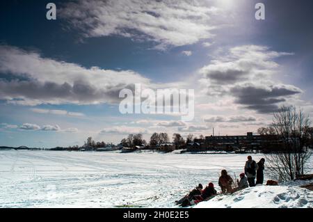 Belle vue sur Kalyazin en hiver enneigé. Banque D'Images