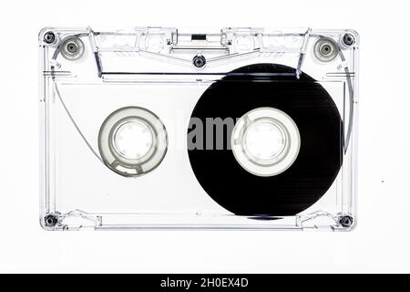 La cassette compacte (Compact cassette, CC), la cassette musicale (Musicassette, MC) ou la cassette audio (principalement en allemand seulement cassette, en anglais aussi court cass Banque D'Images