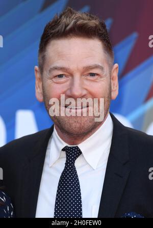 12 octobre 2021, Londres, Royaume-Uni.Kenneth Brannagh arrive à la première de gala de Belfast, dans le cadre du BFI London film Festival, qui s'est tenu au Royal Festival Hall.Crédit : Doug Peters/EMPICS/Alamy Live News Banque D'Images