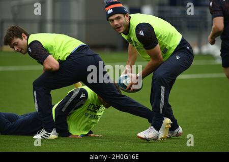 Edinburgh.Scotland UK.12 octobre 21.Edinburgh Rugby Blair Kinghorn entraînement pour le match de rugby de championnat Unis vs Vodacom Bulls.Crédit : eric mccowat/Alay Live News Banque D'Images