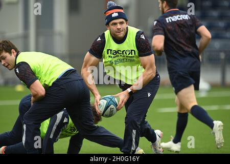 Edinburgh.Scotland UK.12 octobre 21.Edinburgh Rugby Blair Kinghorn entraînement pour le match de rugby de championnat Unis vs Vodacom Bulls.Crédit : eric mccowat/Alay Live News Banque D'Images