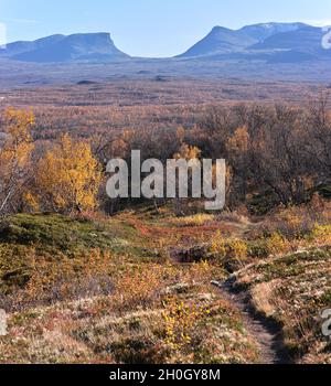 Vue d'automne sur le port de Laconia dans le parc national d'Abisko, Suède Banque D'Images