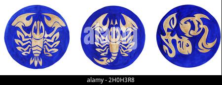 Un ensemble de trois signes du zodiaque - cancer, Scorpion et poissons.Élément d'eau.Signes dorés sur fond bleu.Dessiné à la main.Isolé. Banque D'Images