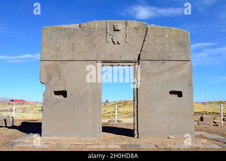 Porte du soleil, ruines de Tiwanaku, également Tiahuanaco de la période pré-inca, site du patrimoine mondial de l'UNESCO, département de la Paz, Bolivie Banque D'Images