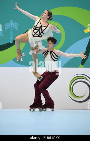 ANA LUISA MONTEIRO WALGODE - PEDRO MONTEIRO WALGODE, Portugal, en couple de danse senior - danse libre aux Championnats du monde de patinage artistique 2021 à l'arène Polideportivo SND, le 09 octobre 2021 à Asuncin, Paraguay.Credit: Raniero Corbelletti/AFLO/Alay Live News Banque D'Images