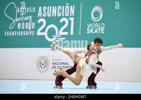 ANA LUISA MONTEIRO WALGODE - PEDRO MONTEIRO WALGODE, Portugal, en couple de danse senior - danse libre aux Championnats du monde de patinage artistique 2021 à l'arène Polideportivo SND, le 09 octobre 2021 à Asuncin, Paraguay.Credit: Raniero Corbelletti/AFLO/Alay Live News Banque D'Images