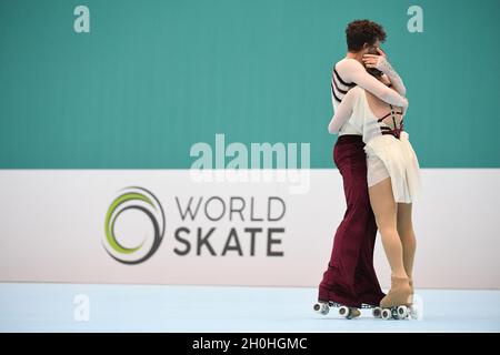 ANA LUISA MONTEIRO WALGODE - PEDRO MONTEIRO WALGODE, Portugal, en couple de danse senior - danse libre aux Championnats du monde de patinage artistique 2021 à l'arène Polideportivo SND, le 09 octobre 2021 à Asuncin, Paraguay.Credit: Raniero Corbelletti/AFLO/Alay Live News Banque D'Images
