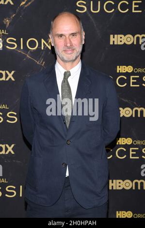 New York, États-Unis.12 octobre 2021.Jesse Armstrong participe à la première saison 3 de la « concession » d'HBO au Musée américain d'histoire naturelle de New York, NY, le 12 octobre 2021.(Photo par Anthony Behar/Sipa USA) crédit: SIPA USA/Alay Live News Banque D'Images