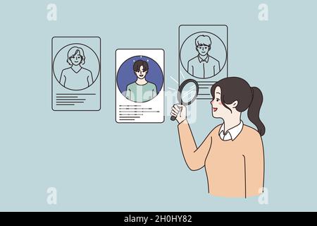 Femme avec loupe verre regarder choisir parmi les candidats d'emploi après l'entrevue.Recruteuse de sexe féminin embauchant des candidats à un poste vacant.Emploi, concept de recrutement.Illustration vectorielle. Illustration de Vecteur