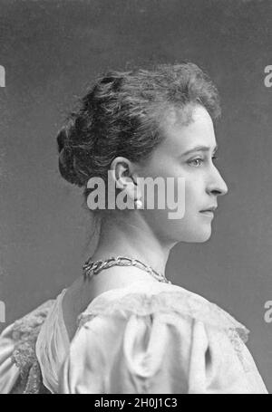 Grande duchesse Yelizaveta Fyodorovna, princesse de Hesse-Darmstadt et veuve du grand-duc russe Sergei Alexandrovitch Romanov, à son entrée dans un couvent.[traduction automatique] Banque D'Images