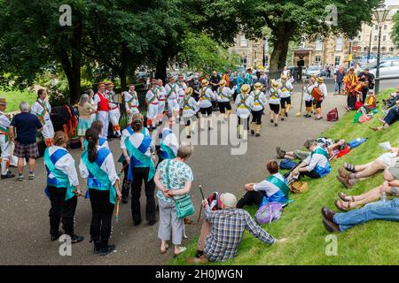 Morris Dancers au Buxton Day of Dance Banque D'Images