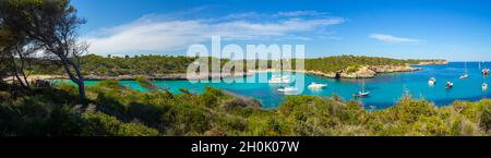 Panorama de Cala s'Amarador à Cala Mondragó et la mer ouverte, Maiorca Banque D'Images