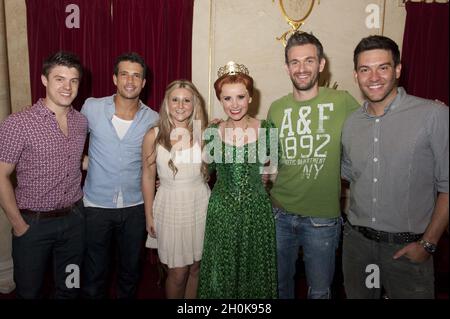 Craig Vye, Danny Mac, Jazmine Franks, Carley Stenson, Glen Wallace et Kevin Sacre assistent à Shrek The musical Cast change Photocall, Londres Banque D'Images