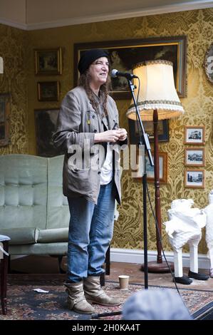 Patti Smith se produit lors d'un concert secret au festival « End of the Road » - Larmer Tree Gardens, Dorset Banque D'Images