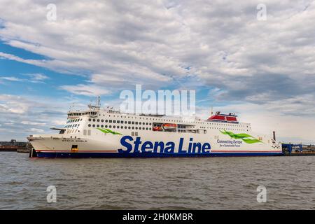 Le ferry pour passagers RO-RO Stena Embla se prépare à partir de Birkenhead, Merseyside, Royaume-Uni, pour se rendre à Belfast. Banque D'Images