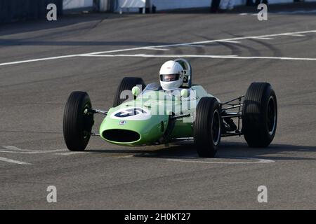 Kurt Delbene, BRP BRM, BRM Celebration, soixante-dix ans après leur première participation au Grand Prix de 1951 tenu à Silverstone.Goodwood Revival 20 Banque D'Images
