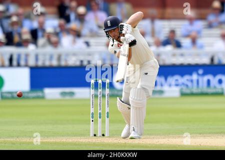 Les chauves-souris Jos Buttler d'Angleterre au cours du troisième jour du deuxième match de test des Specsavers à Lord's, Londres.Date de la photo: Samedi 11 août 2018. Banque D'Images