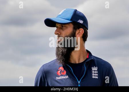 Le Moeen Ali d'Angleterre lors du troisième Royal London One Day International au stade Headingley Carnegie, à Leeds Banque D'Images