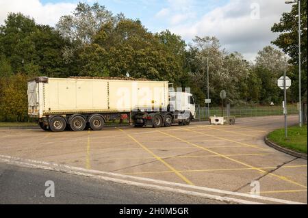 La betterave à sucre est livrée par des camions articulés à l'usine de betterave à sucre de Cantley, à norfolk, en Angleterre Banque D'Images