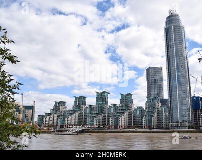 St George Wharf, Londres, Royaume-Uni Banque D'Images