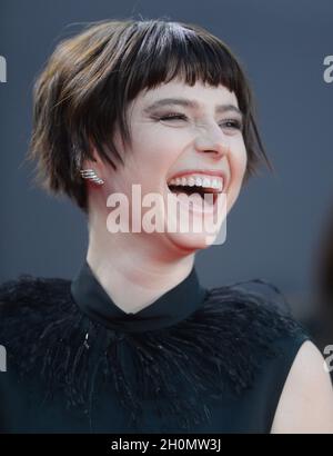 Londres, Royaume-Uni.13 octobre 2021.L'actrice britannique Jessie Buckley assiste à la première de la fille perdue au 65e BFI London film Festival le 13 octobre 2021.Photo par Rune Hellestad/UPI crédit: UPI/Alay Live News Banque D'Images