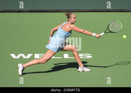 Shelby Rogers (USA) a battu Leylah Fernandez (CAN) 2-6, 6-1, 7-6 (6-4), à l'Open de BNP Paribas étant joué au Indian Wells tennis Garden à Indian Wells, Californie, le 12 octobre 2021: © Karla Kinne/Tennisclix/CSM Banque D'Images