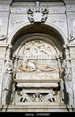 Espagne, Catalogne, province de Lleida, Bellpuig. Église Saint-Nicolas. Tombe de la vicerie de Naples Ramon Folch de Cardona i Anglesola (1467-1522). Travail b Banque D'Images