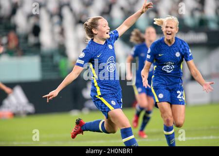 Turin, Italie, 13 octobre 2021, Erin Cuthbert de Chelsea FC Women pendant la Ligue des champions de l'UEFA, Group A match de football entre Juventus FC et Chelsea FC le 13 octobre 2021 au stade Juventus de Turin, Italie Banque D'Images