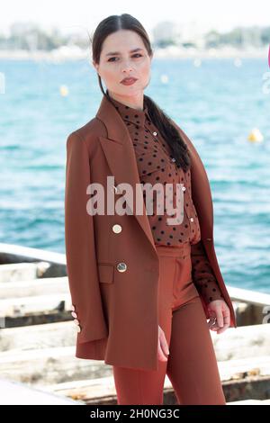 Ivana Loutito participe à la séance photo de la saison 5 de Gomorra lors de la 4e édition du Festival international de Cannes (Canneseries) à Cannes, le 13 octobre 2021, en France.Photo de David Niviere/ABACAPRESS.COM Banque D'Images