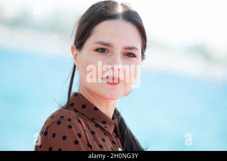 Ivana Loutito participe à la séance photo de la saison 5 de Gomorra lors de la 4e édition du Festival international de Cannes (Canneseries) à Cannes, le 13 octobre 2021, en France.Photo de David Niviere/ABACAPRESS.COM Banque D'Images