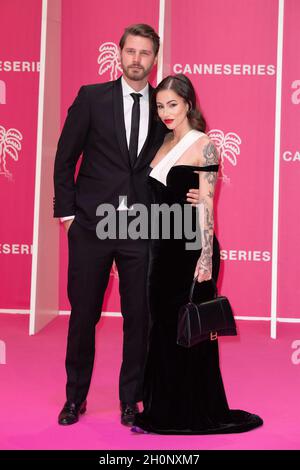 Daan de Pever et Gaelle Garcia Diaz assistent à la cérémonie de clôture lors de la 4ème édition du Festival International de Cannes (Canneseries) à Cannes, le 13 octobre 2021, en France.Photo de David Niviere/ABACAPRESS.COM Banque D'Images