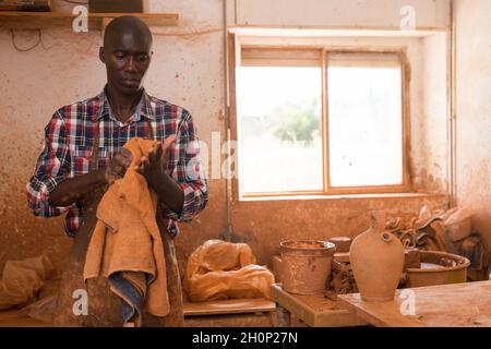 Potter les mains après le travail Banque D'Images