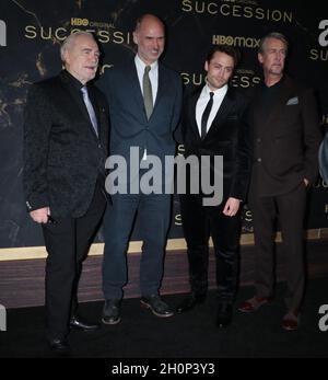 12 octobre 2021.Brian Cox, Jesse Armstrong, Kieran Culkin, Alan Ruck assister à la première saison 3 de la « concession » d'HBO au Musée américain d'histoire naturelle de New York 12 octobre 2021 crédit: RW/MediaPunch Banque D'Images