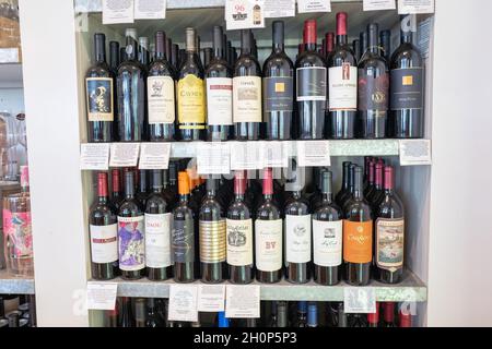 États-Unis.11 septembre 2021.Présentation de bouteilles de divers vins provenant principalement de la vallée de Napa et du comté de Sonoma, Napa, Californie, 11 septembre 2021.(Photo de Sftm/Gado/Sipa USA) crédit: SIPA USA/Alay Live News Banque D'Images