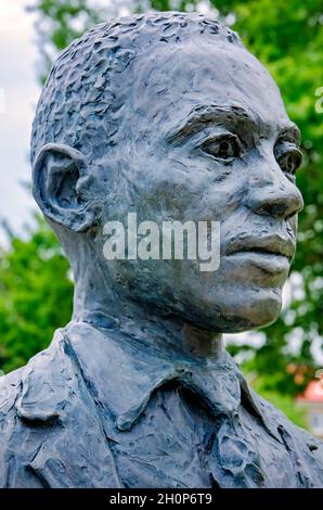 Une statue commémore l'inscription en 1962 de James Meredith, le premier étudiant noir de l'université, le 30 juillet 2013, à l'Université du Mississippi. Banque D'Images