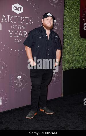 Luke Combs fréquente l'artiste de l'année 2021 de la CMT le 13 octobre 2021 à Nashville, Tennessee.Photo : Ed Rode/imageSPACE Banque D'Images