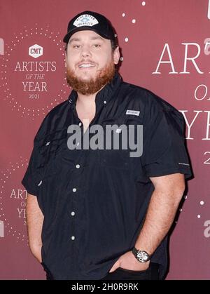 Luke Combs fréquente l'artiste de l'année 2021 de la CMT le 13 octobre 2021 à Nashville, Tennessee.Photo : Ed Rode/imageSPACE/MediaPunch Banque D'Images