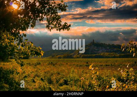 Village de Montecastello au coucher du soleil, Alessandria, Piémont, Italie Banque D'Images