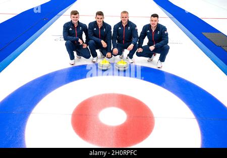 (De gauche à droite) Grant Hardie, Bobby Lammie, Bruce Mouat et Hamilton McMillan lors de l'annonce de l'équipe GB de curling des Jeux Olympiques d'hiver de Beijing à l'Académie nationale de curling, Stirling.Date de la photo: Jeudi 14 octobre 2021. Banque D'Images