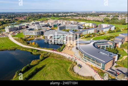 UNIVERSITY OF YORK, YORK, ROYAUME-UNI - 11 OCTOBRE 2021.Vue aérienne des bâtiments et des dortoirs du Campus East de l'Université de York Banque D'Images