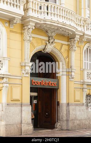 VALENCIA, ESPAGNE - OCTOBRE 14, 2021: Bankinter est une société espagnole de services financiers dont le siège est à Madrid Banque D'Images