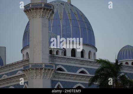 Gros plan de la plus grande mosquée de Kuantan Pahang Masjid Sultan Ahmad Shah Banque D'Images